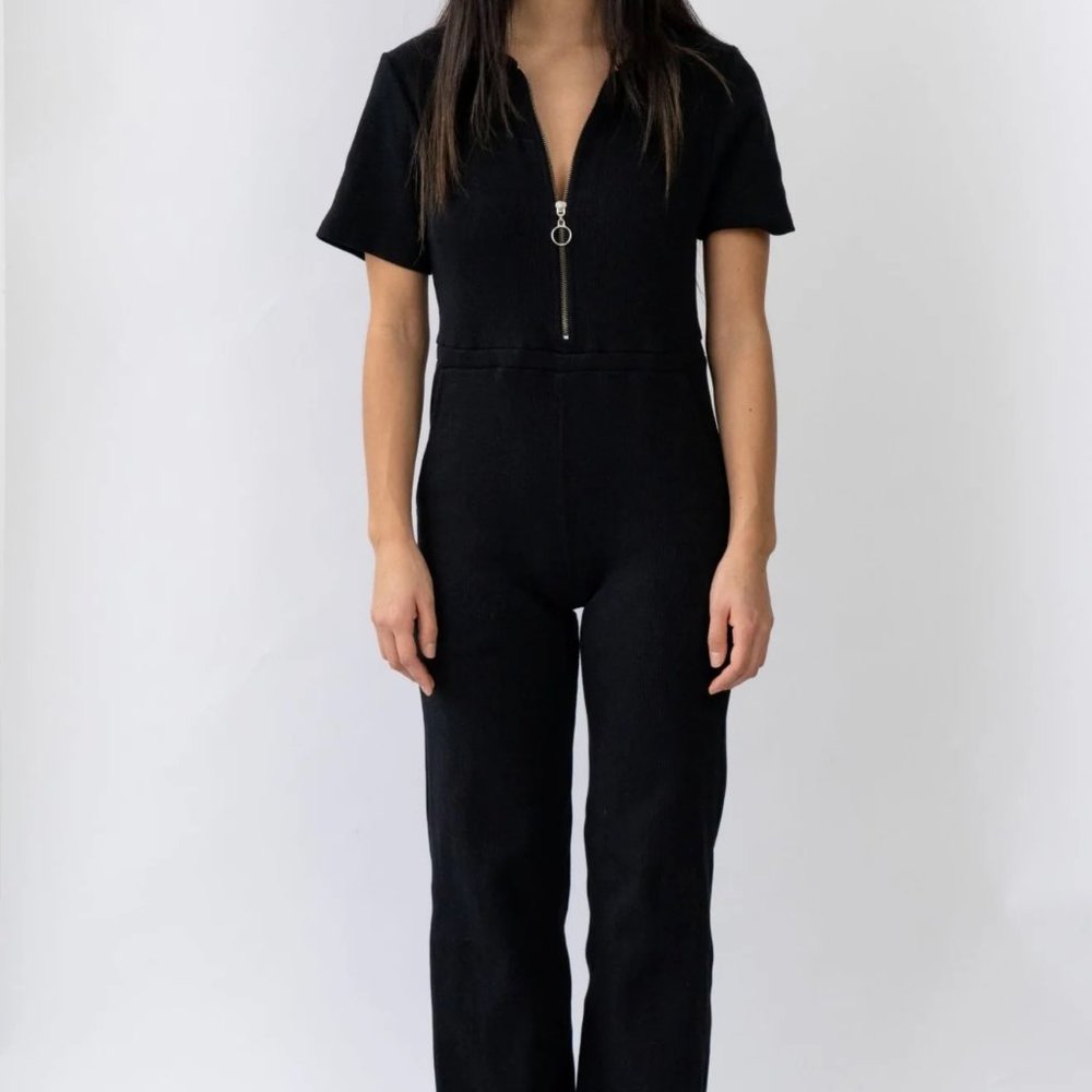 PRICE DROP!! Wildflo Studio Black Ribbed Polo Jumpsuit size M NEW WITH TAGS!